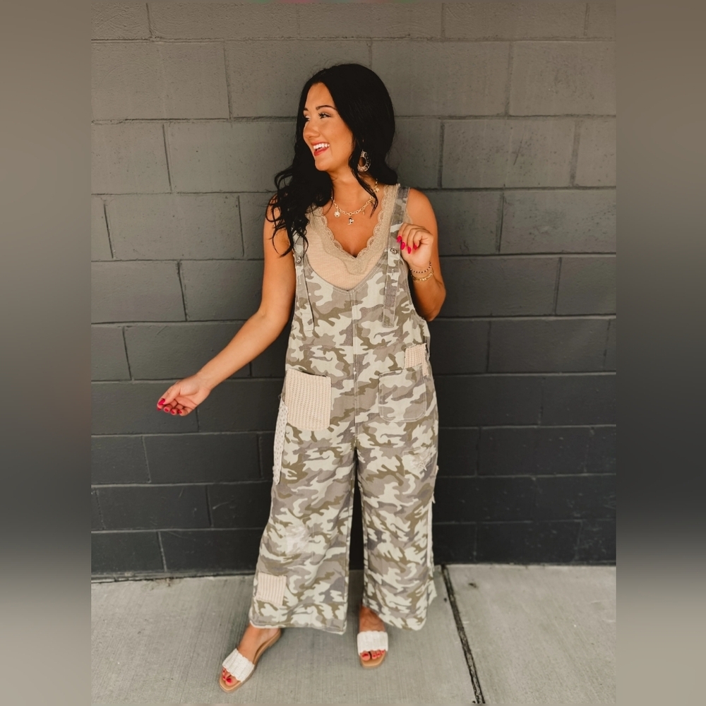 POL Camo Patchwork Overalls Womens Relaxed Fit Utility Jumpsuit, Size S Like New - Picture 11 of 11
